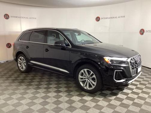2025 Audi Q7 45 Premium Plus