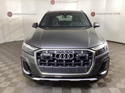 2025 Audi Q7 55 Premium Plus