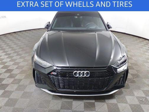 Mythos Black Metallic 2025 Audi RS 6 Avant 4.0T