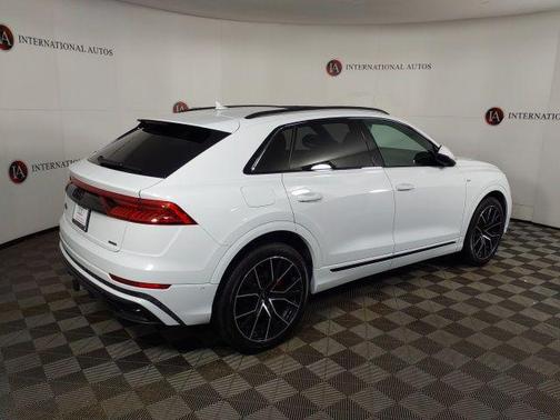 Glacier White Metallic 2023 Audi Q8 55 Prestige