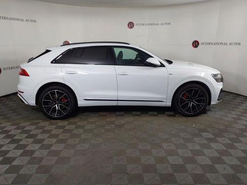 Glacier White Metallic 2023 Audi Q8 55 Prestige