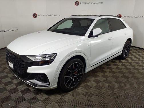 Glacier White Metallic 2023 Audi Q8 55 Prestige
