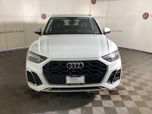 2023 Audi Q5 45 S line Premium