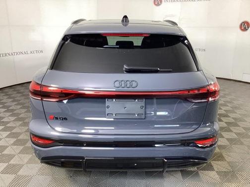 2025 Audi SQ6 e-tron Premium Plus quattro
