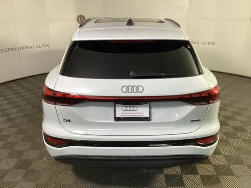 2025 Audi Q6 e-tron Premium Plus quattro