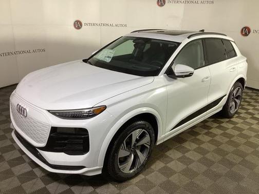 2025 Audi Q6 e-tron Premium Plus quattro