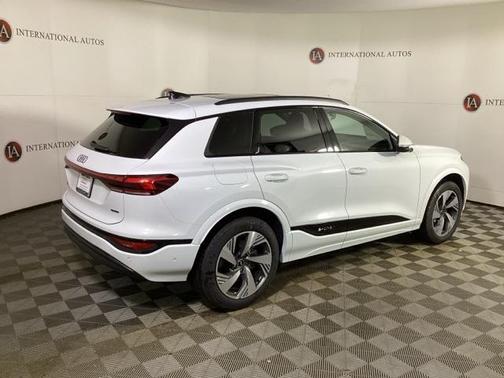 2025 Audi Q6 e-tron Premium Plus quattro
