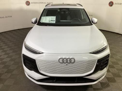 2025 Audi Q6 e-tron Premium Plus quattro