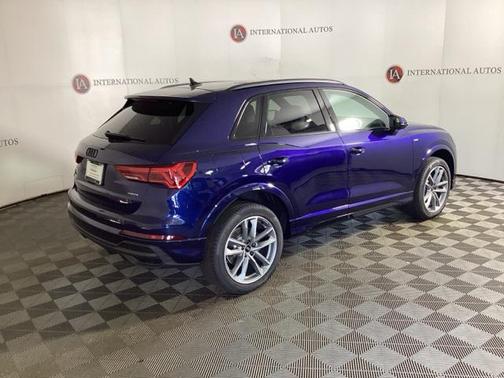 2025 Audi Q3 Premium 45 TFSI S line quattro Tiptronic