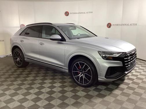 2022 Audi Q8 55 Premium Plus