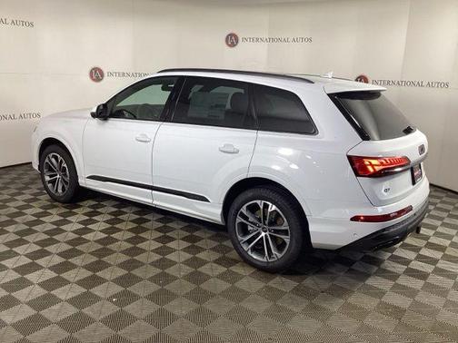 2026 Audi Q7 45 Premium