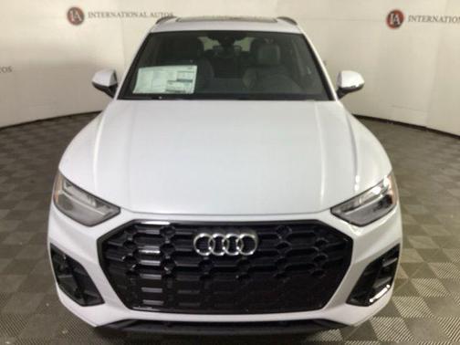 Glacier White Metallic 2025 Audi Q5 45 S line Premium