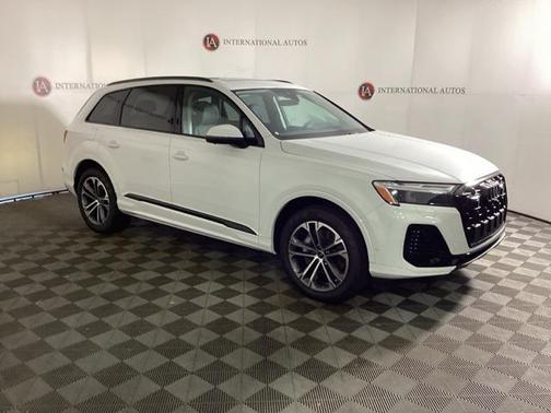 2025 Audi Q7 45 Premium