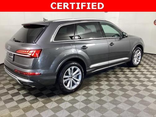 2025 Audi Q7 55 Premium Plus