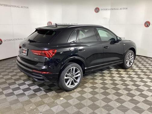 2025 Audi Q3 Premium 45 TFSI S line quattro Tiptronic