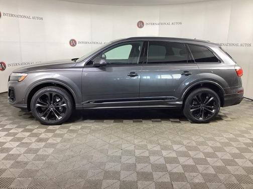 2025 Audi Q7 55 Premium Plus