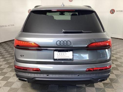 2025 Audi Q7 55 Premium Plus