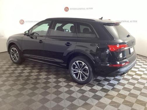 2025 Audi Q7 45 Premium