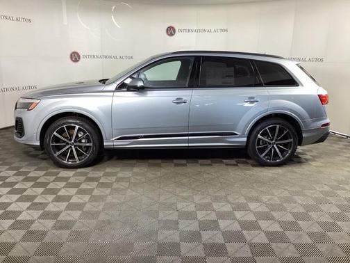 2025 Audi Q7 45 Premium Plus