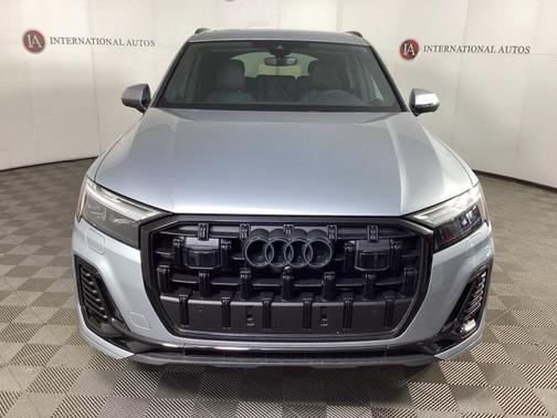 2025 Audi Q7 45 Premium Plus