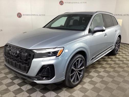 2025 Audi Q7 45 Premium Plus