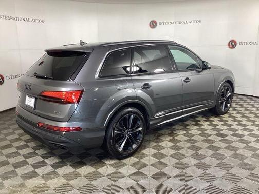 2025 Audi Q7 55 Premium Plus