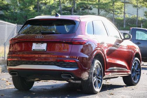 Grenadine Red Metallic 2025 Audi Q5 Premium Plus TFSI quattro S tronic