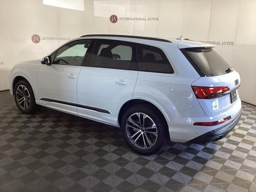 2025 Audi Q7 45 Premium Plus
