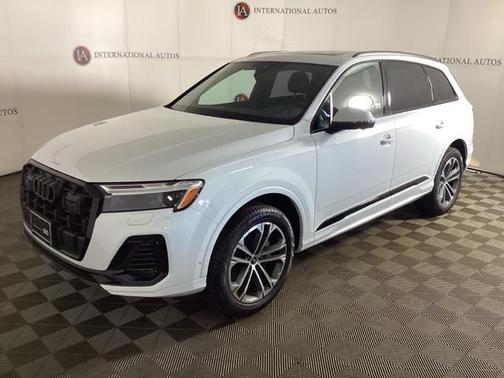 2025 Audi Q7 45 Premium Plus