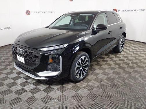 Mythos Black Metallic 2026 Audi Q3 TFSI quattro S tronic