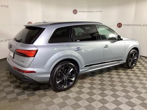 2025 Audi Q7 55 Premium Plus