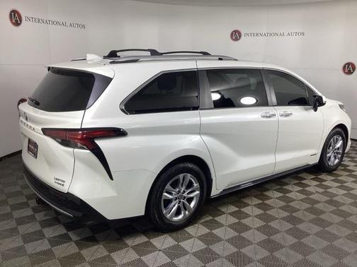 2021 Toyota Sienna Limited 7-Passenger