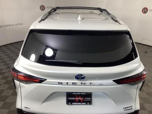 2021 Toyota Sienna Limited 7-Passenger
