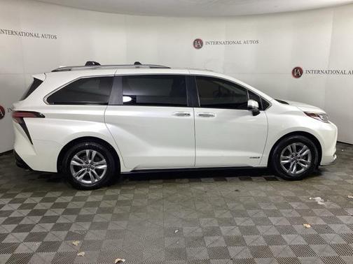 2021 Toyota Sienna Limited 7-Passenger