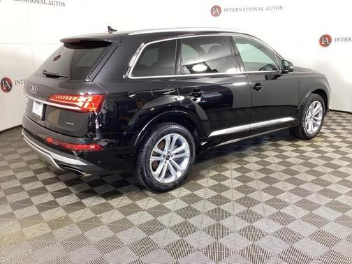 2025 Audi Q7 55 Premium Plus