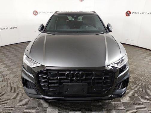 Daytona Gray Pearl Effect 2023 Audi Q8 55 Premium Plus