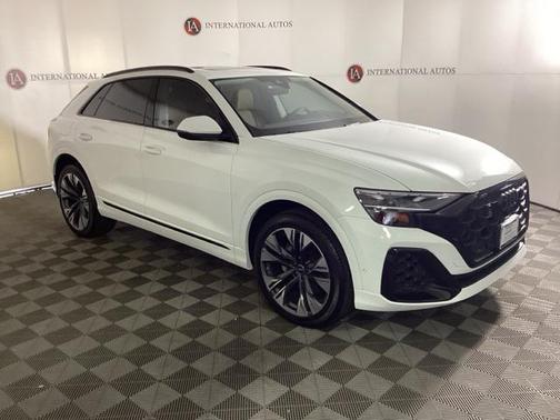 2024 Audi Q8 55 Premium Plus