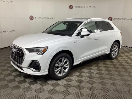 2025 Audi Q3 Premium 45 TFSI S line quattro Tiptronic