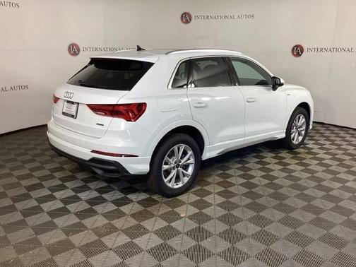 2025 Audi Q3 Premium 45 TFSI S line quattro Tiptronic