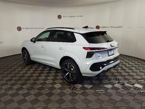 Glacier White Metallic 2026 Audi Q3 TFSI quattro S tronic