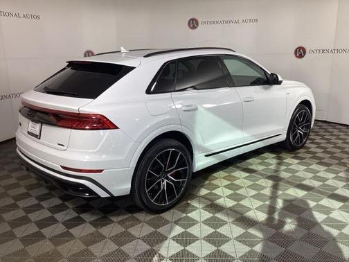 2022 Audi Q8 55 Premium Plus