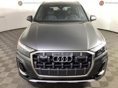 2025 Audi Q7 55 Premium Plus