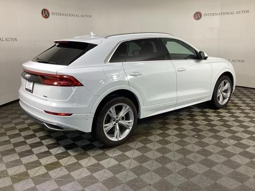2022 Audi Q8 55 Premium