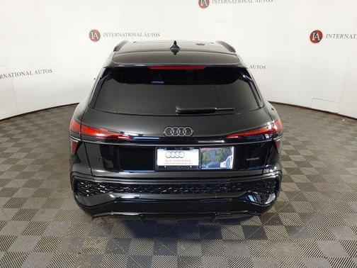 Mythos Black Metallic 2026 Audi Q3 TFSI quattro S tronic
