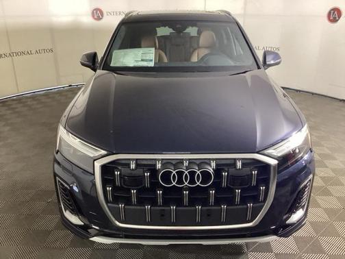 2025 Audi Q7 55 Premium Plus