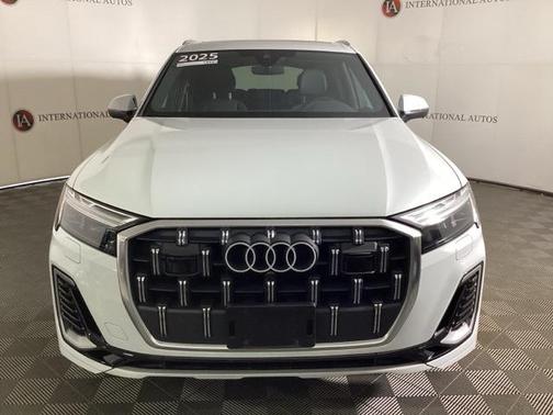 2025 Audi Q7 55 Premium