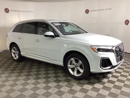 2025 Audi Q7 55 Premium