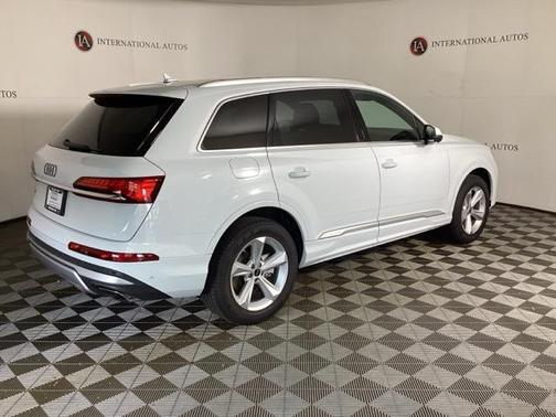 2025 Audi Q7 55 Premium