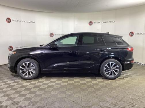 2025 Audi Q6 e-tron Prestige quattro