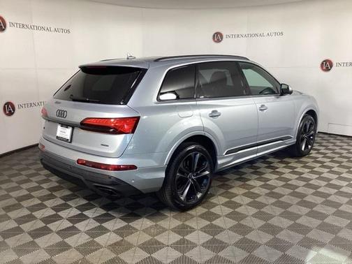 2025 Audi Q7 55 Premium Plus